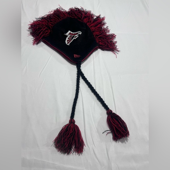 ATLANTA FALCONS OFFICIAL NFL NEW ERA KNIT MOHAWK AND TASSEL HAT, CAP, TOBOGGAN - Picture 1 of 7